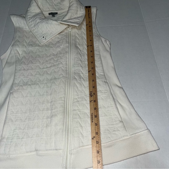 T by Talbots Zip Up Cream  Small Vest‎ - Picture 7 of 9